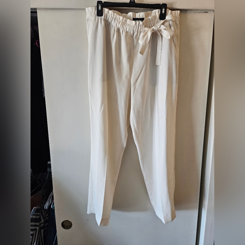 Express White Relaxed Fit Joggers
